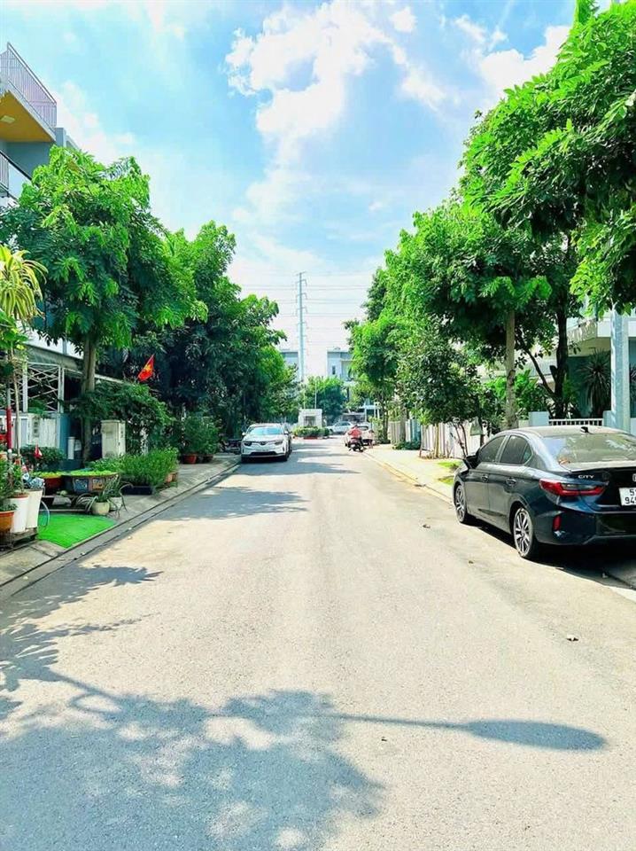 PHÒNG TRỌ KDC MEGA VILLAGE KHANG ĐIỀN - FULL NT - FREE XE MÁY - HỒ BƠI