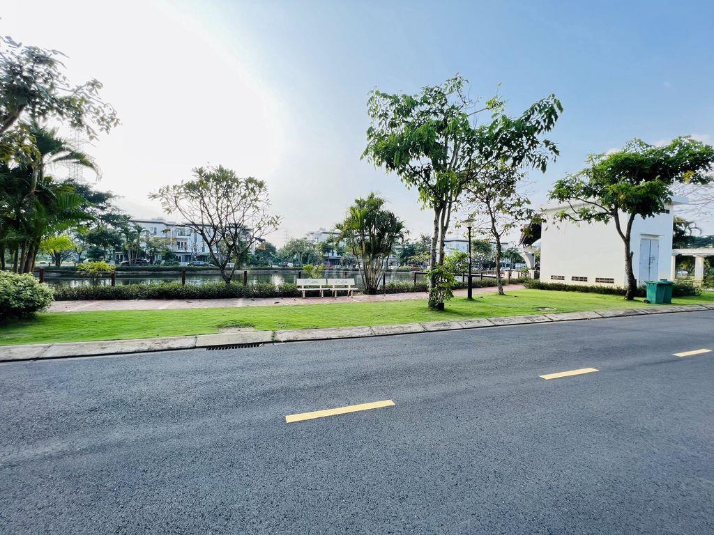 Nhà Thô Melosa Khang Điền Q9 - Tiện Làm Kho Chứa Hàng- VP Cty - 3 Tầng