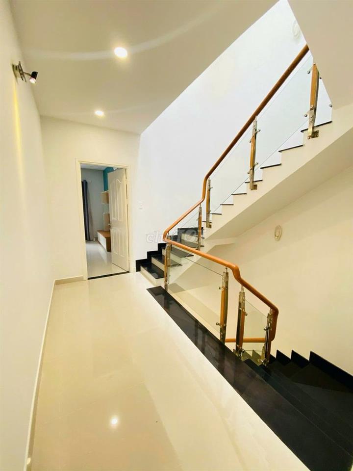 NHÀ COMPOUND MELOSA KHANG ĐIỀN 6X18M - 3 TẦNG FULL NT - SÂN Ô TÔ RIÊNG