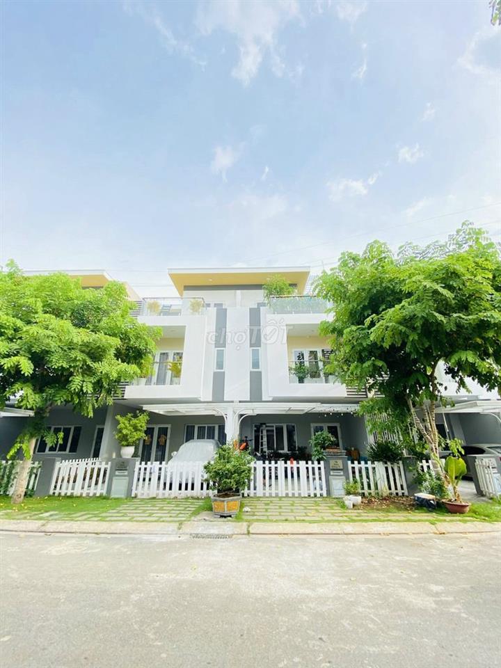 NHÀ LIỀN KỀ MELOSA 6X18M - FULL NT 4PN 4WC - MỚI SƠN SỬA LẠI - 3 TẦNG