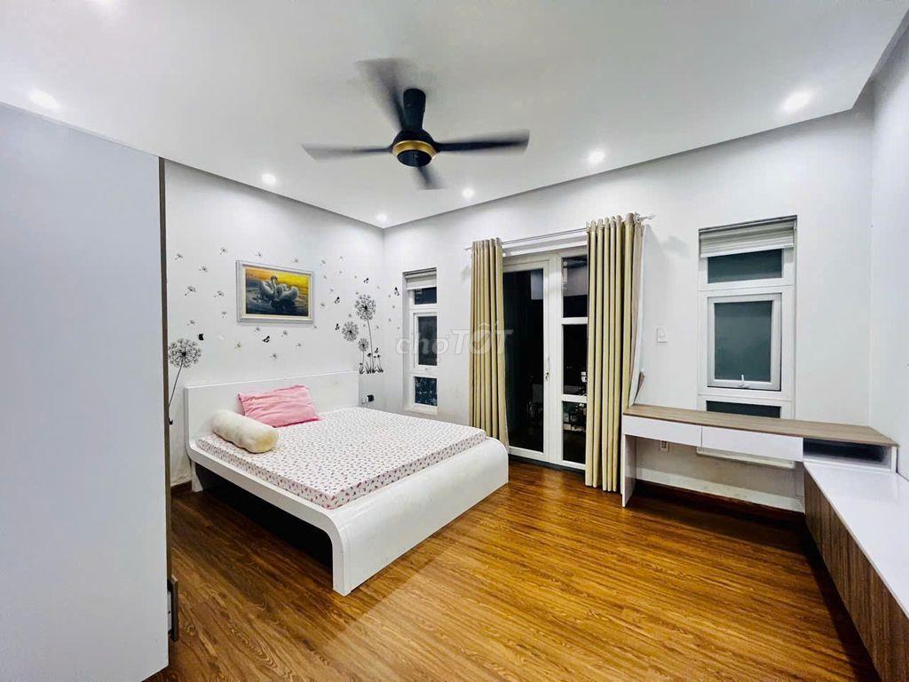 NHÀ PHỐ PARK RIVERSIDE - LIÊN PHƯỜNG Q9 - FULL NT - 3PN 3WC - 3 TẦNG