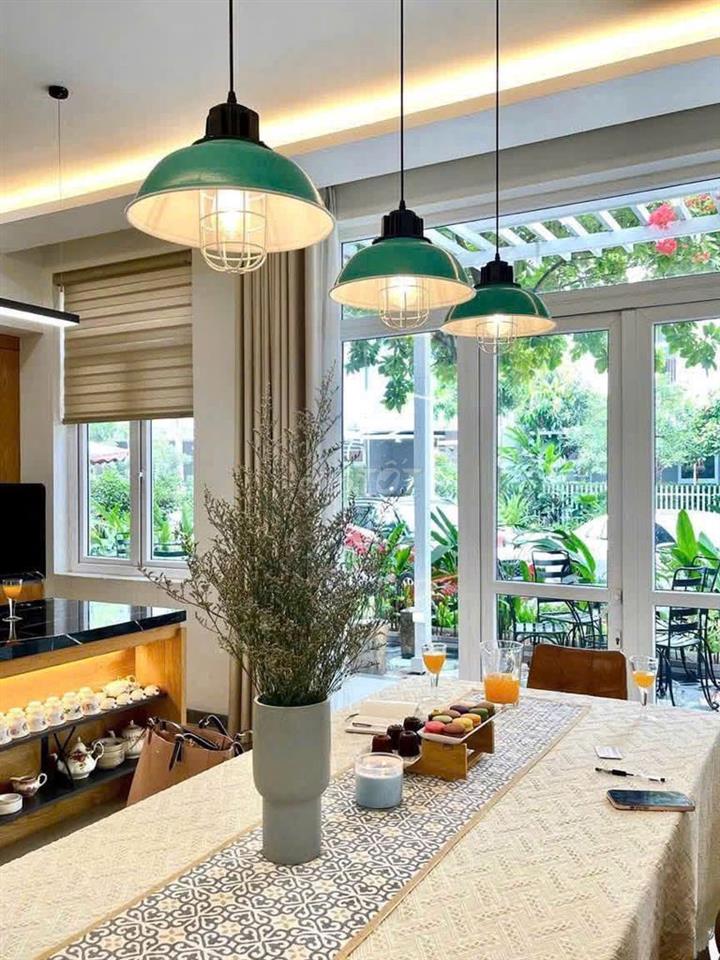 BT ĐƠN LẬP VIEW CÔNG VIÊN - PARK RIVERSIDE Q9 360M2 - 3 TẦNG -SÂN Ô TÔ