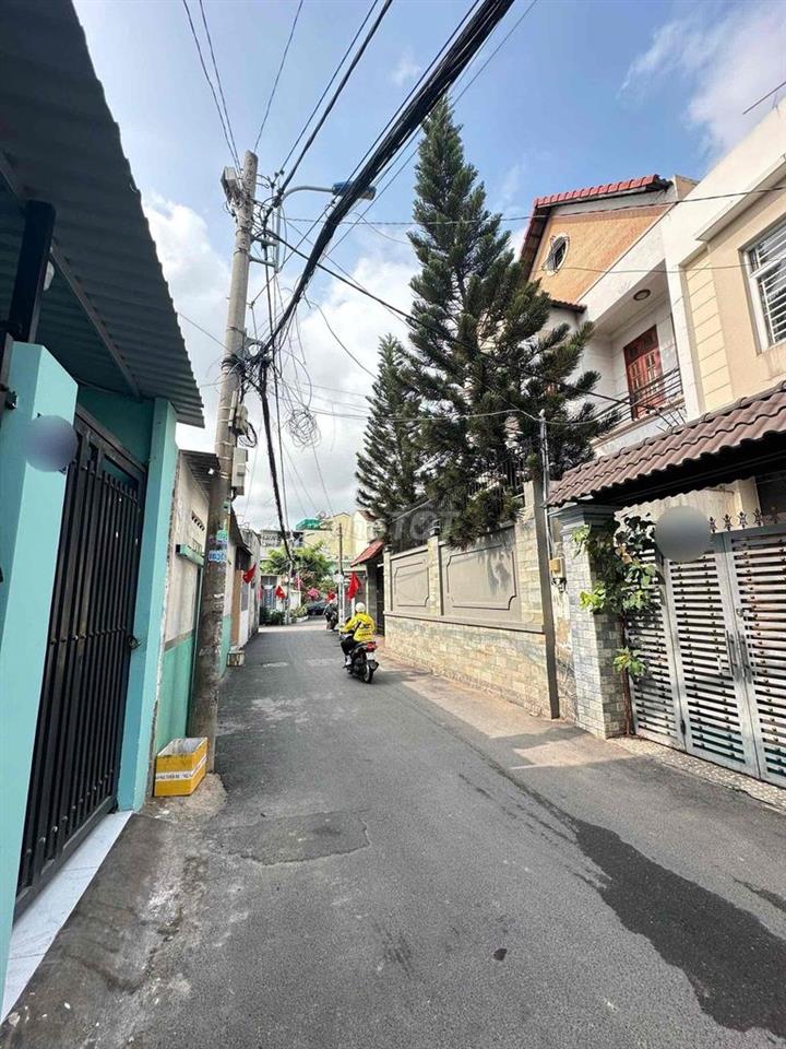 HÀNG HIẾM NHÀ NGANG 5.5M ĐƯỜNG NHỰA Ô TÔ NGAY PHẠM VĂN ĐỒNG