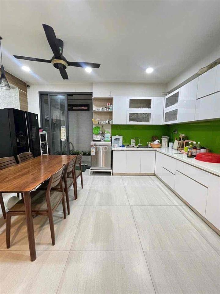 HOT - TẶNG NỘI THẤT NHÀ MỚI 5 TẦNG NGAY KHA VẠN CÂN