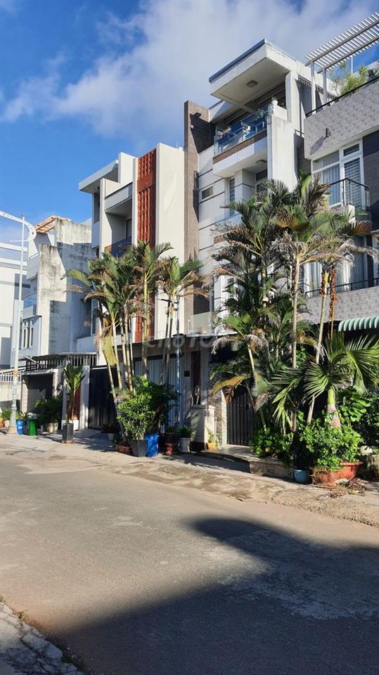 Bán nhà mặt tiền đường 57