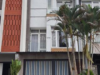 Bán nhà mặt tiền đường 57