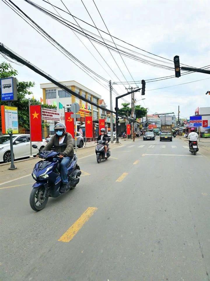 NHÀ PHỐ 54M2, NGANG 4.2M, 2 TẦNG, ĐƯỜNG Ô TÔ, GẦN CHỢ LONG TRƯỜNG 