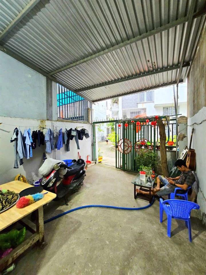 NHÀ PHỐ 54M2, NGANG 4.2M, 2 TẦNG, ĐƯỜNG Ô TÔ, GẦN CHỢ LONG TRƯỜNG 