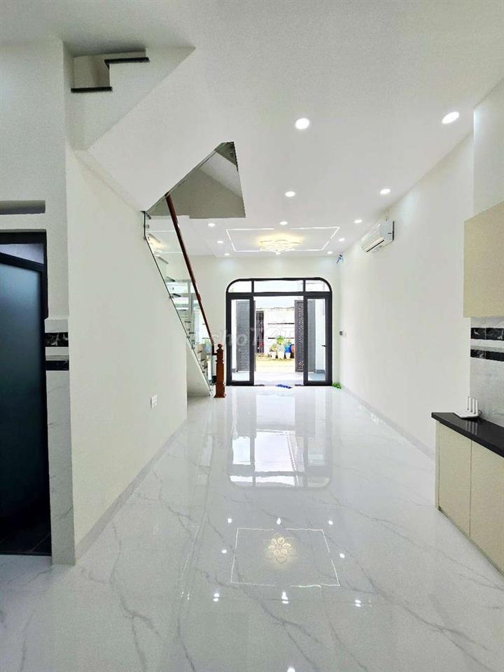 NHÀ PHỐ 50m2, 3 TẦNG, NGANG 4.5M, MỚI, HOÀN CÔNG ĐỦ, GẦN VINHOMES