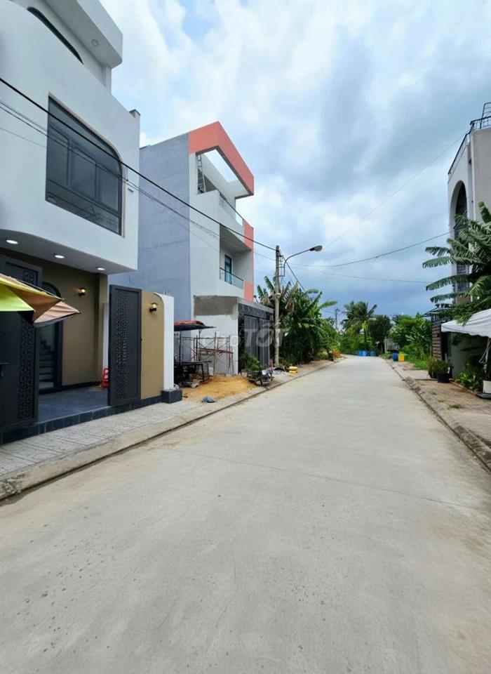 NHÀ PHỐ 50m2, 3 TẦNG, NGANG 4.5M, MỚI, HOÀN CÔNG ĐỦ, GẦN VINHOMES