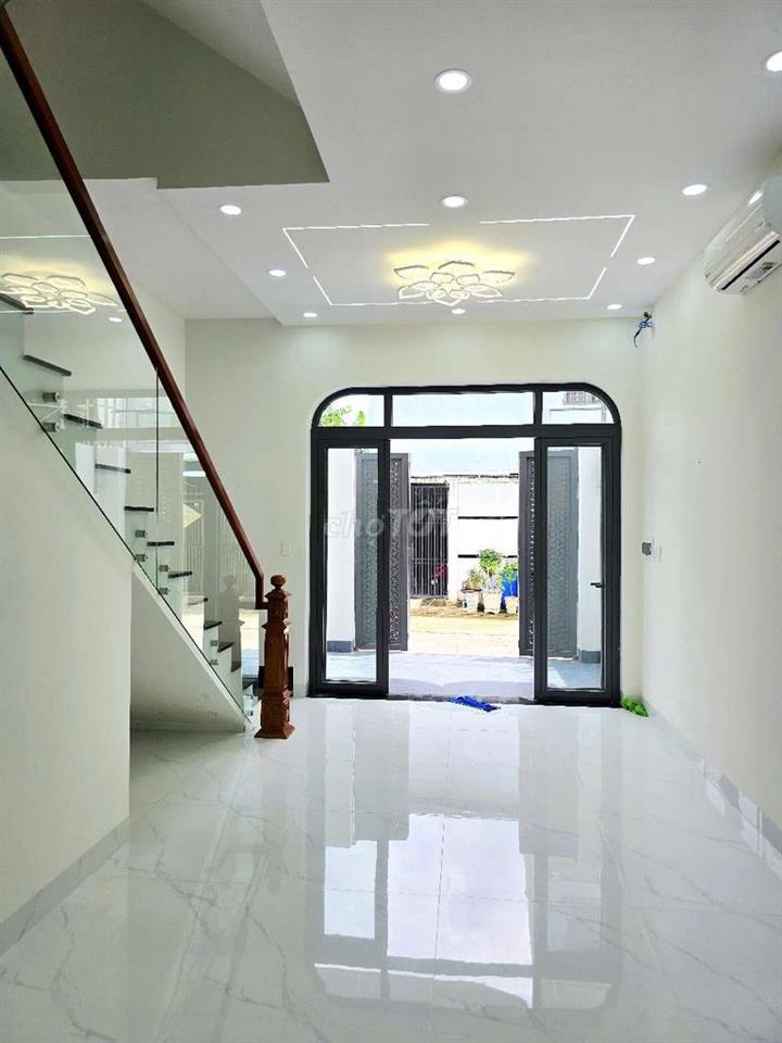 NHÀ PHỐ 50m2, 3 TẦNG, NGANG 4.5M, MỚI, HOÀN CÔNG ĐỦ, GẦN VINHOMES
