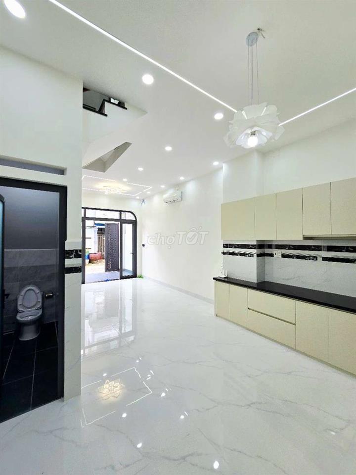 NHÀ PHỐ 50m2, 3 TẦNG, NGANG 4.5M, MỚI, HOÀN CÔNG ĐỦ, GẦN VINHOMES