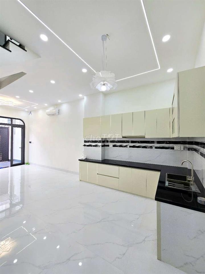 NHÀ PHỐ 50m2, 3 TẦNG, NGANG 4.5M, MỚI, HOÀN CÔNG ĐỦ, GẦN VINHOMES