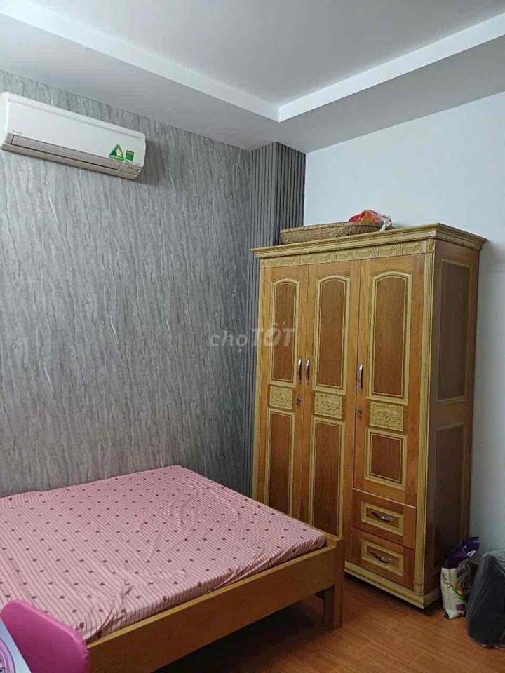 2 tỷ - 38m2  ( 4,2M x 9M ) Trệt + 2 Lầu Đúc BTCT