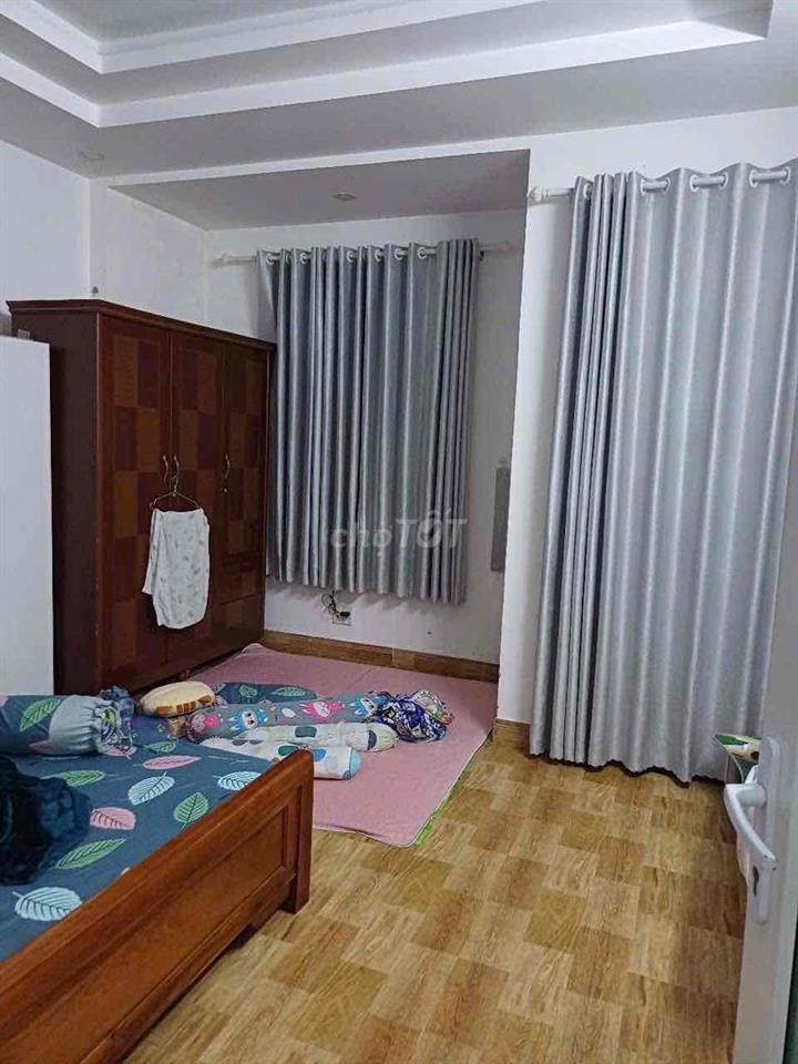 2 tỷ - 38m2  ( 4,2M x 9M ) Trệt + 2 Lầu Đúc BTCT