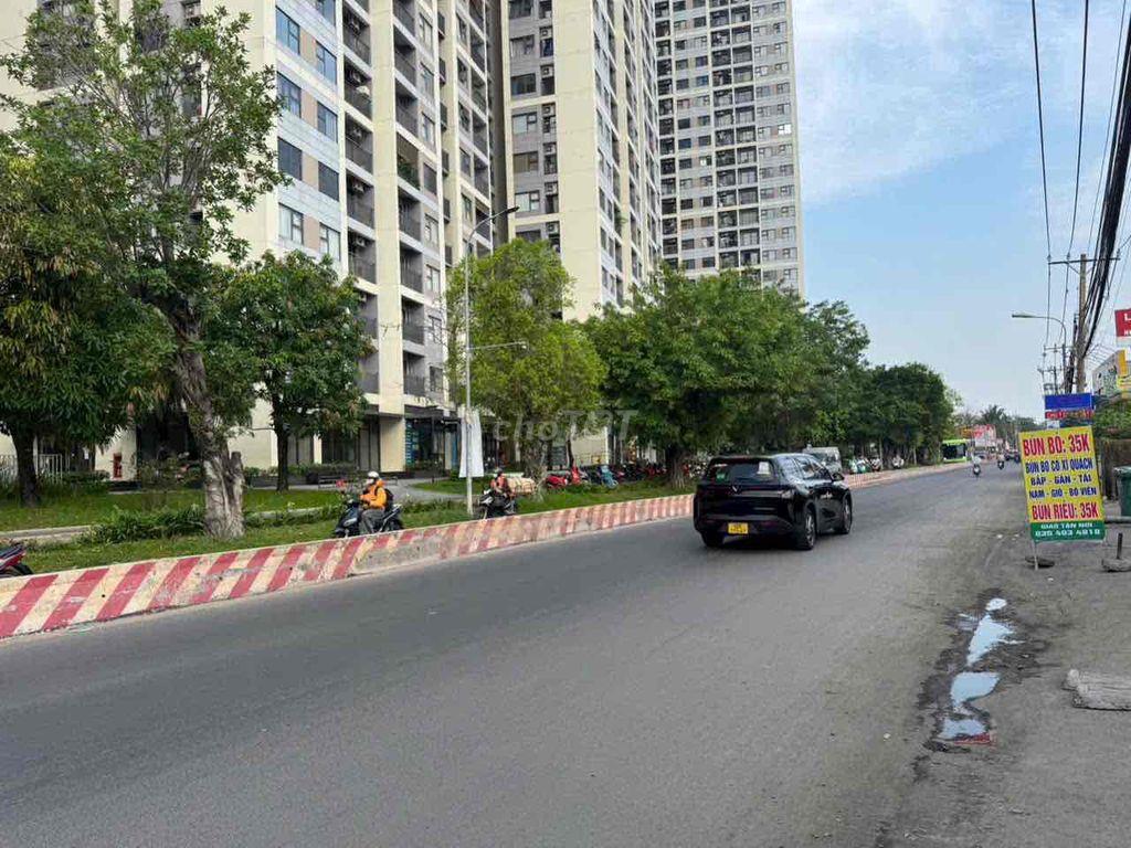 🔥 Đối diện Vinhomes. Đất phân lô đường 8 mét có vỉa hè 2 bên - Chỉ 3.5