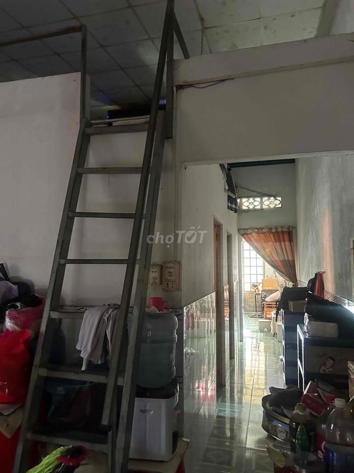 bán nhà cấp 4 kiên cố trên 100n2