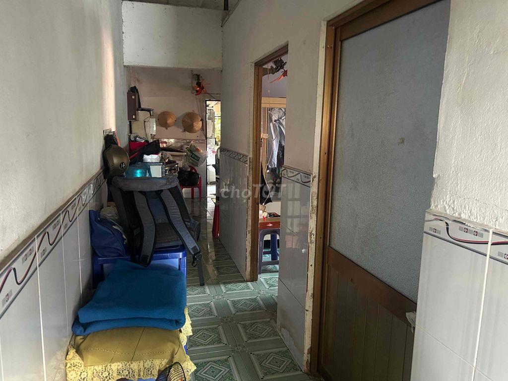 bán nhà cấp 4 kiên cố trên 100n2
