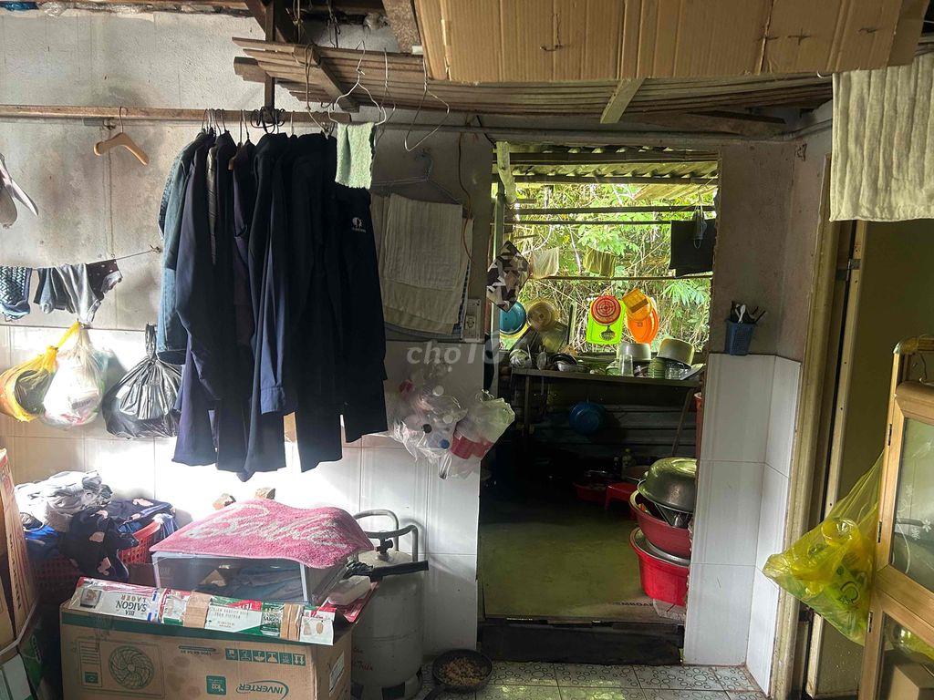 bán nhà cấp 4 kiên cố trên 100n2