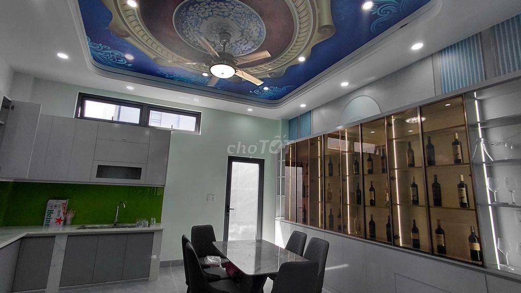 7 Tỷ 68m2 đất, Nhà 4 Tầng, 4 Phòng 5 Wc có đủ nội thất, Hoàn Công Đủ