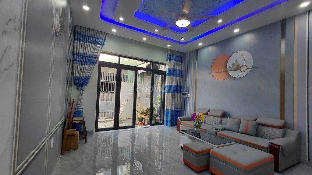 7 Tỷ 68m2 đất, Nhà 4 Tầng, 4 Phòng 5 Wc có đủ nội thất, Hoàn Công Đủ