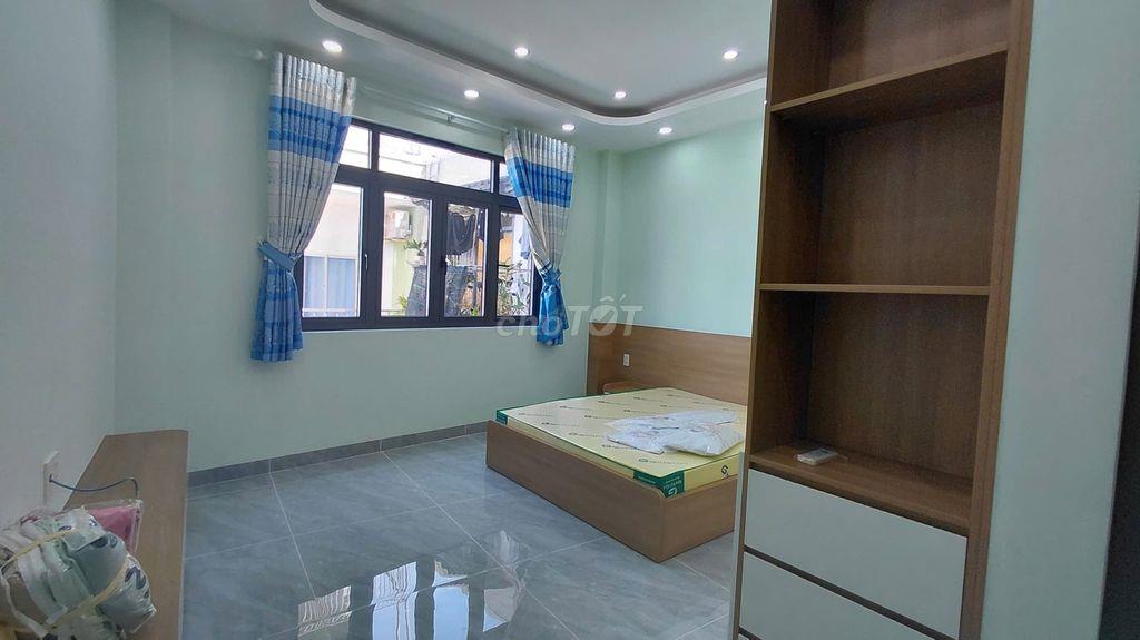 7 Tỷ 68m2 đất, Nhà 4 Tầng, 4 Phòng 5 Wc có đủ nội thất, Hoàn Công Đủ