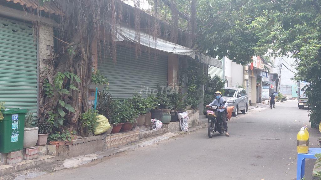 GẤP 80m2 Đường Xe Tải, P. Phước Long B, xây 4 tầng, nhiều nhà đã xây