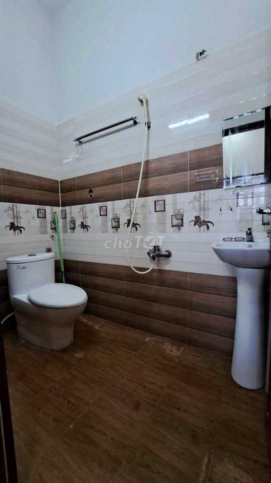 2 TỶ 500 CHO ANH CHỊ CẦN NHÀ Ở, GẦN TRƯỜNG MKT, LÃ XUÂN OAI