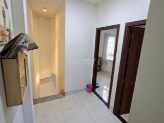 HƠN 5 TỶ, NHÀ KHU VIP BÌNH THỌ NGÃ TƯ THỦ ĐỨC, CÓ 3 TẦNG, BÃI XE Ô TÔ