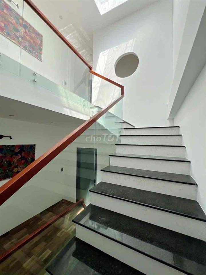 160m2 SÀN , 3 TẦNG HOÀN CÔNG, SỔ VUÔNG ĐẸP , NGAY NGUYỄN DUY TRINH