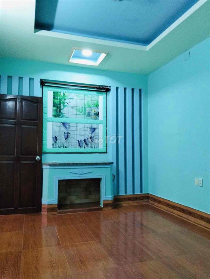 bán nhà ngay trường CĐCN thủ đức 188.3m2 sổ hồng đứng tên 1 đời chủ