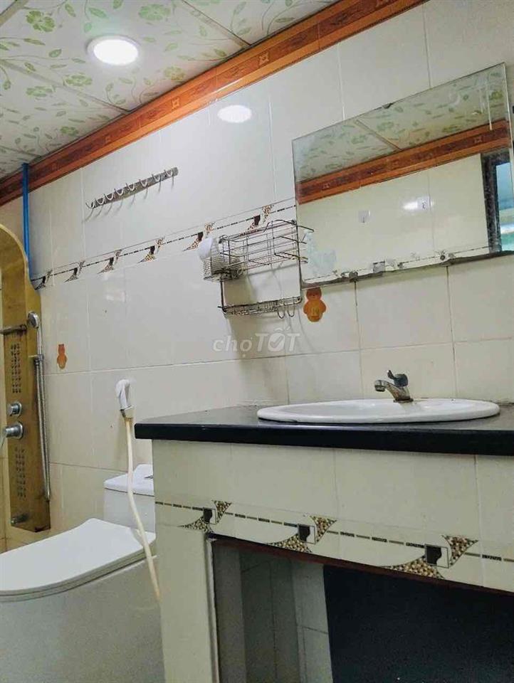 bán nhà ngay trường CĐCN thủ đức 188.3m2 sổ hồng đứng tên 1 đời chủ