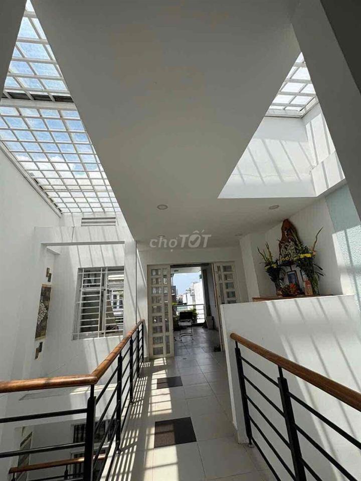 NHÀ PHỐ KHU PENHOUSE GẦN GIGAMAL
