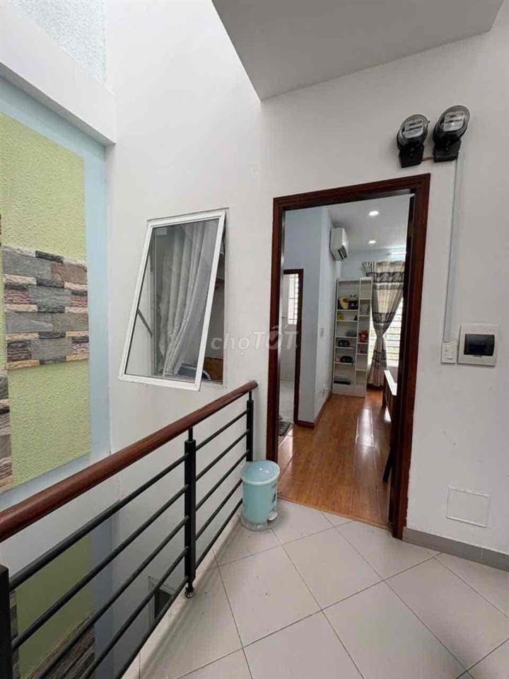 NHÀ PHỐ KHU PENHOUSE VEN SÔNG GẦN GIGAMALL