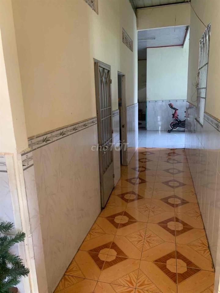 MUA ĐẤT TẶNG NHÀ, Chỉ hơn 3 tỷ, 140m2 ,hẻm xe hơi 6m, khu vực có nhiều