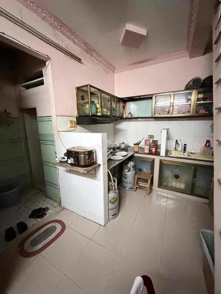 Nhà cấp 4 có gác 60m², 2PN, gần Lã Xuân Oai, TP. Thủ Đức, sổ hồng riên