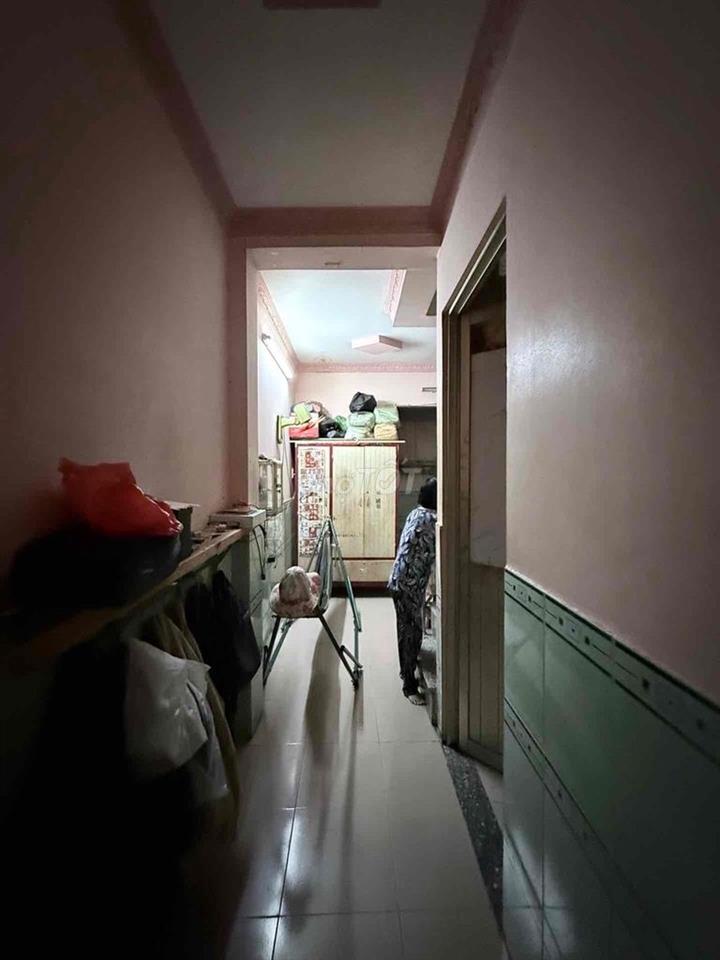 Nhà cấp 4 có gác 60m², 2PN, gần Lã Xuân Oai, TP. Thủ Đức, sổ hồng riên