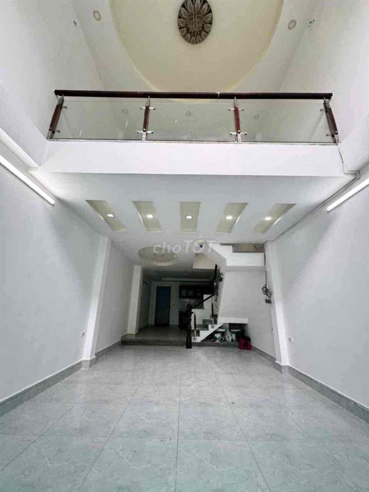 Bán nhà 3 tầng Long Trường 62,4m² ô tô vào nhà, gần cầu Đông Tăng Long