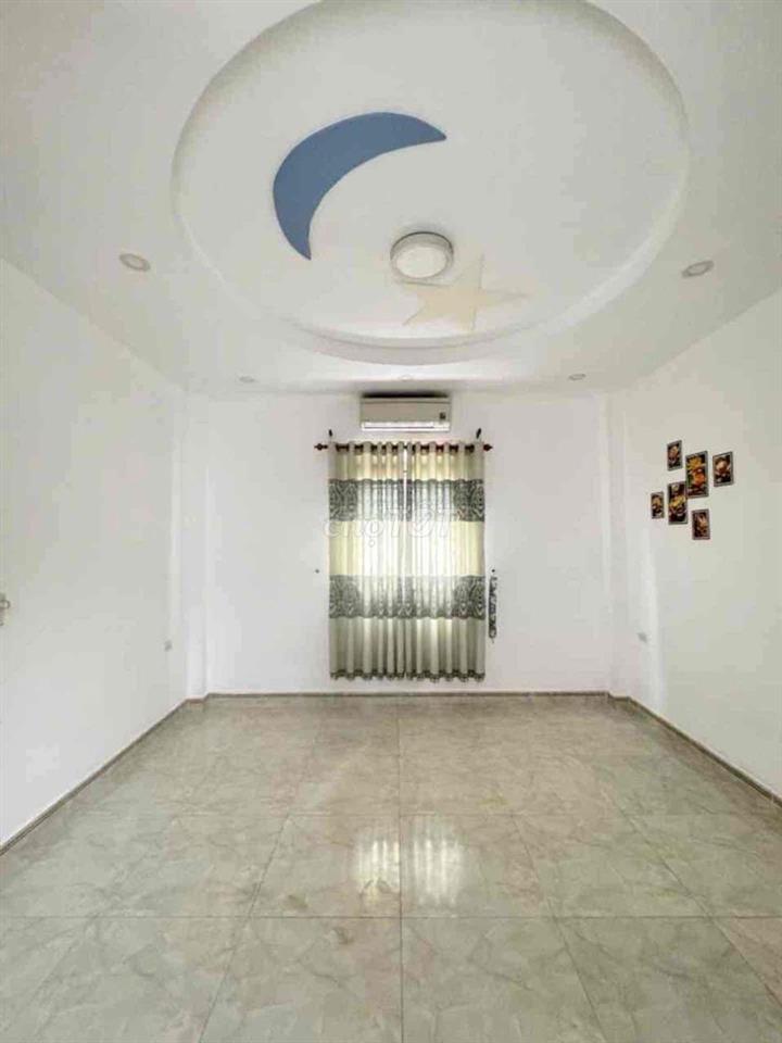 Bán nhà 3 tầng Long Trường 62,4m² ô tô vào nhà, gần cầu Đông Tăng Long