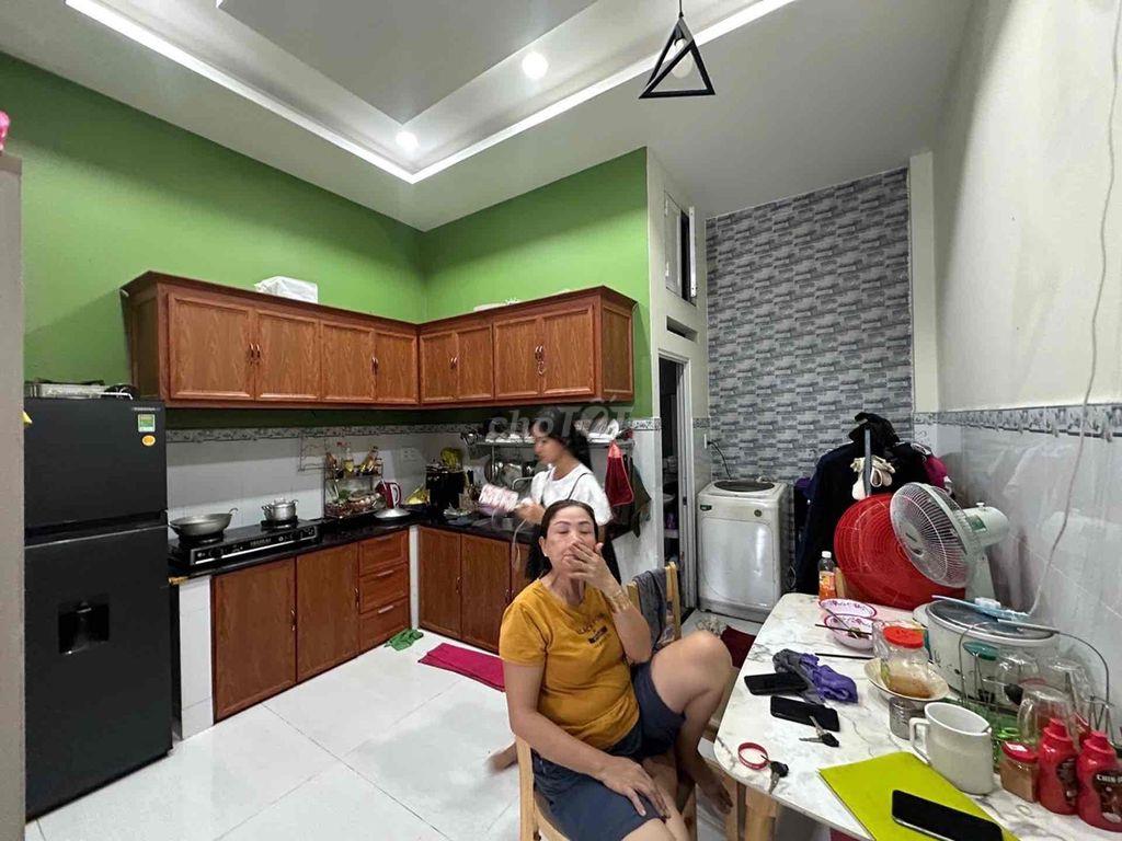 Nhà 1 Trệt 2 Lầu Hẻm 488 Lã Xuân Oai – 3PN – Ở Ngay – Giá 6 Tỷ