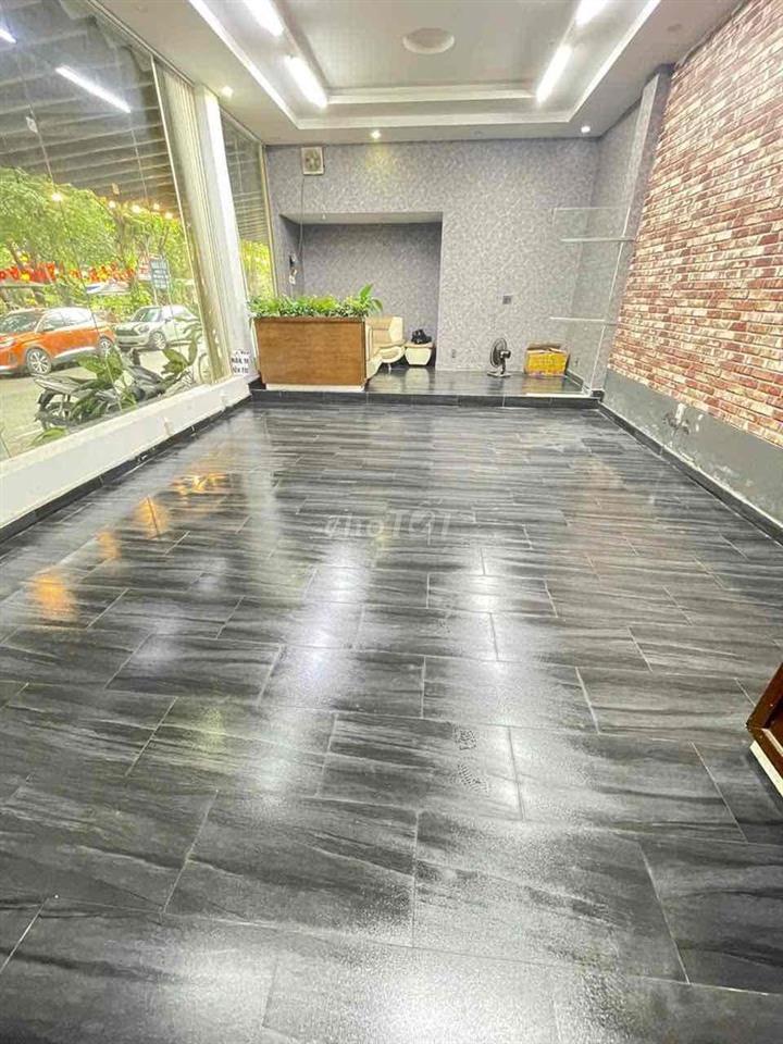 Văn Phòng rộng 11mx6m view Sông đẹp thiết kế được 3 không gian riêng