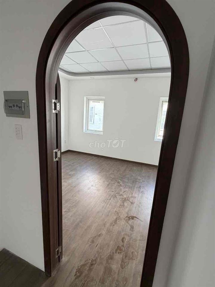 Văn Phòng full nội thất- 6-7NV , chỉ 200k/ngày- hđồng lâu dài