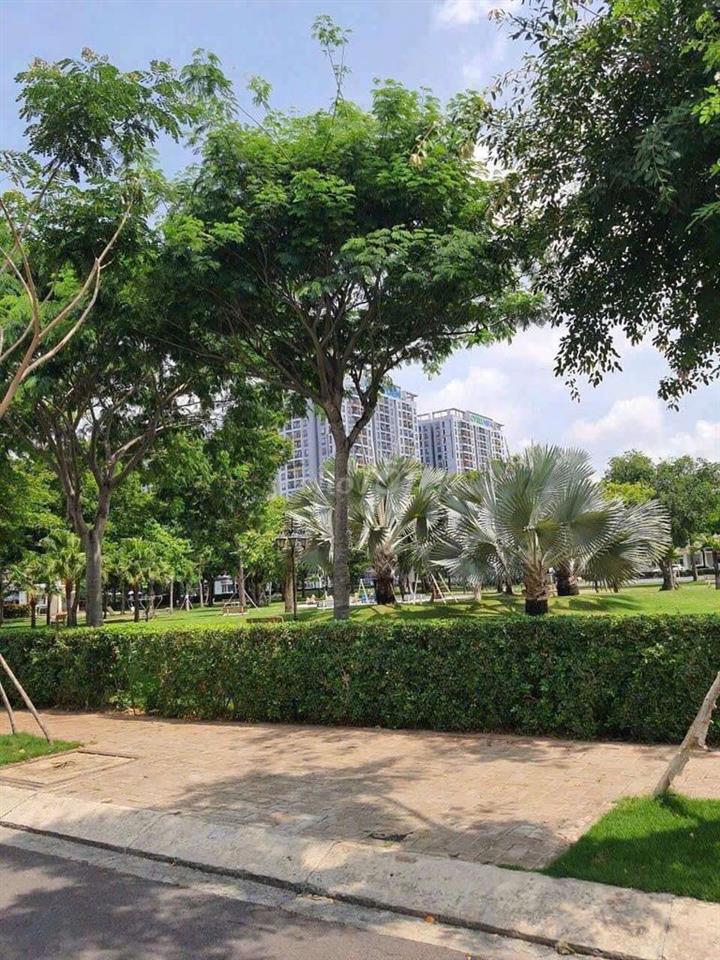 Bán căn biệt thự song lập 112m ngang 8m  đối diện công viên