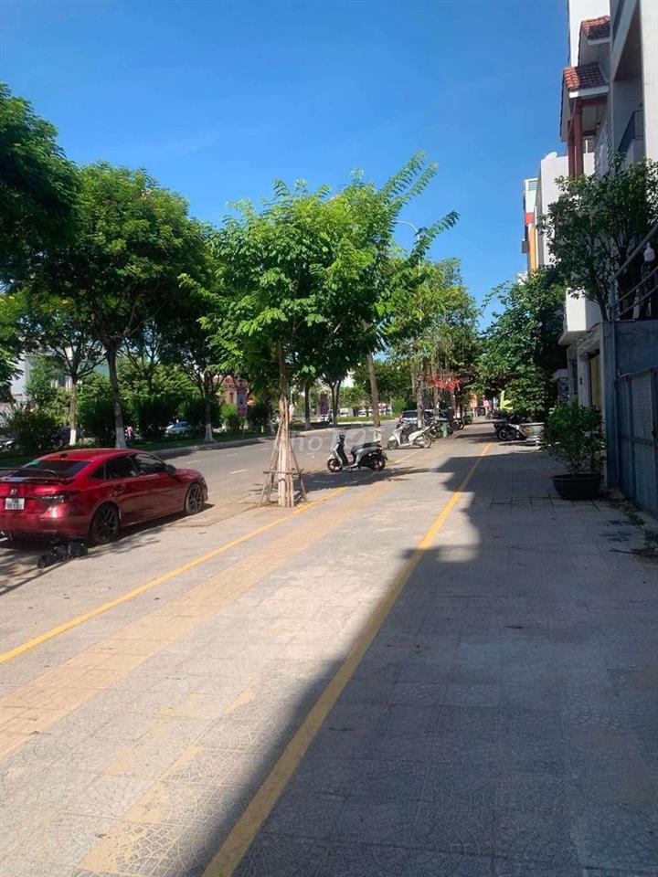 Đất phân lô 180m MT7. 5m phù hợp xây căn hộ giá hơn 8 tỷ