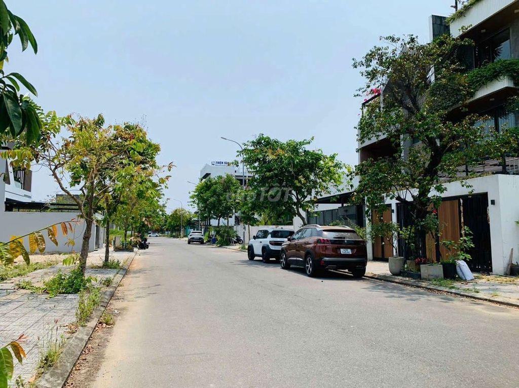 Đất phân lô 180m MT7. 5m phù hợp xây căn hộ giá hơn 8 tỷ
