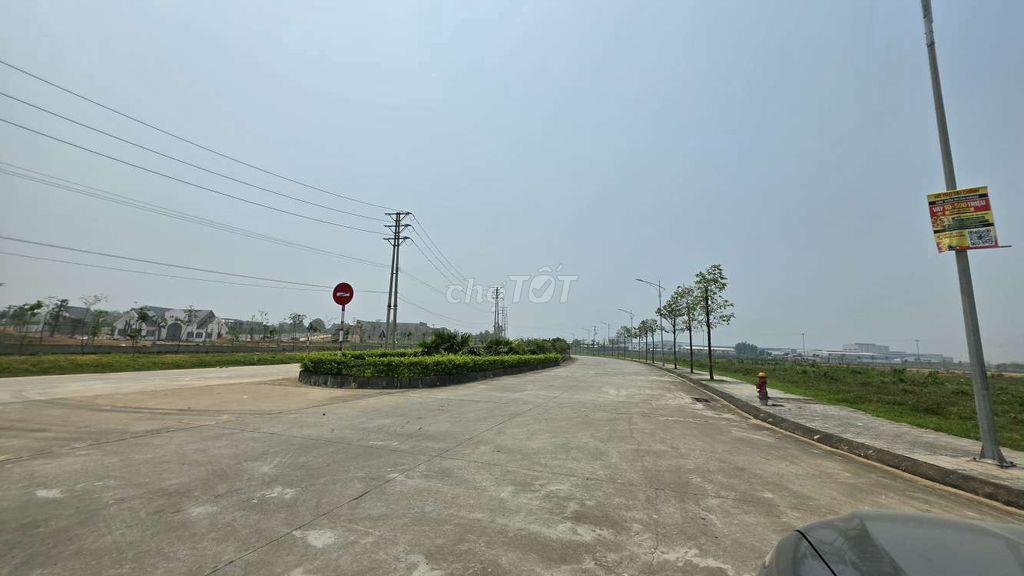 Bán lô đất đấu giá cổng kcn Bãi Ba Đông Thành tx Phú Thọ 138m giá rẻ