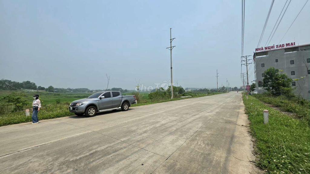 Bán lô đất đấu giá cổng kcn Bãi Ba Đông Thành tx Phú Thọ 138m giá rẻ