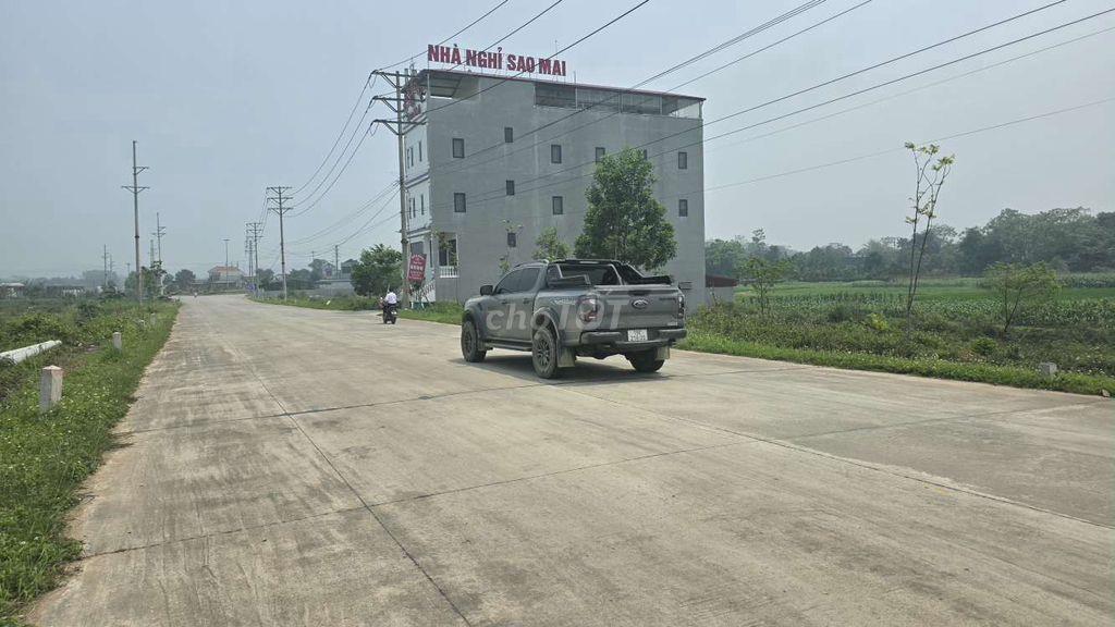 Bán lô đất đấu giá cổng kcn Bãi Ba Đông Thành tx Phú Thọ 138m giá rẻ
