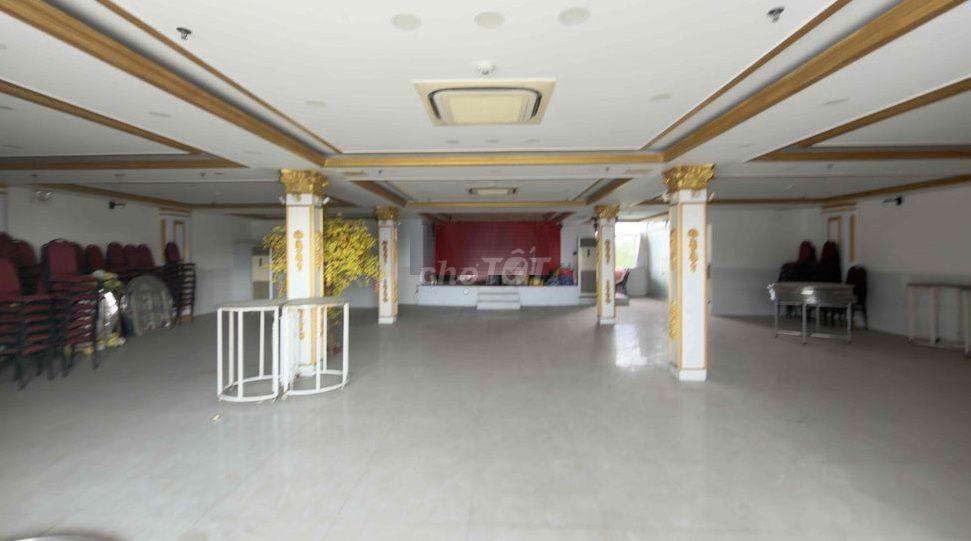 cho thuê nhà 900m2 1 trệt 2L 10pn MTKD QL1A Tam Bình thủ Đức 50 tr