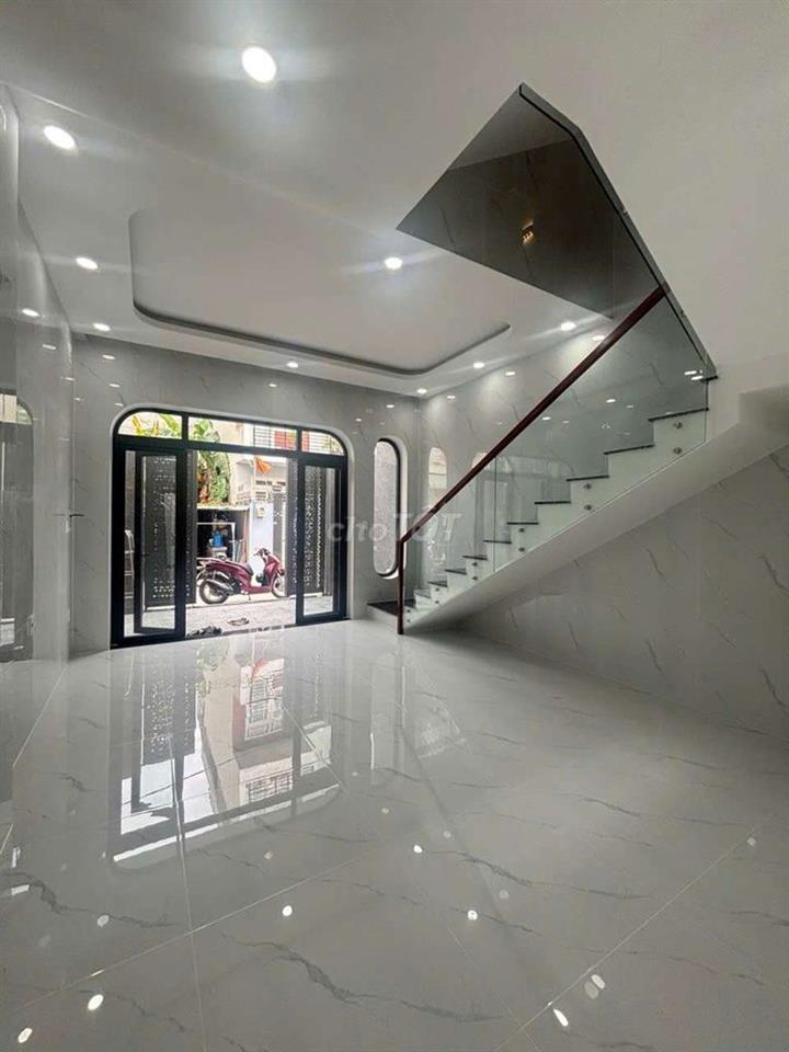 NHÀ MỚI XÂY - GẦN VINHOME Q9 - KHU PHÂN LÔ - XE TẢI ĐẬU TRƯỚC CỬA.
